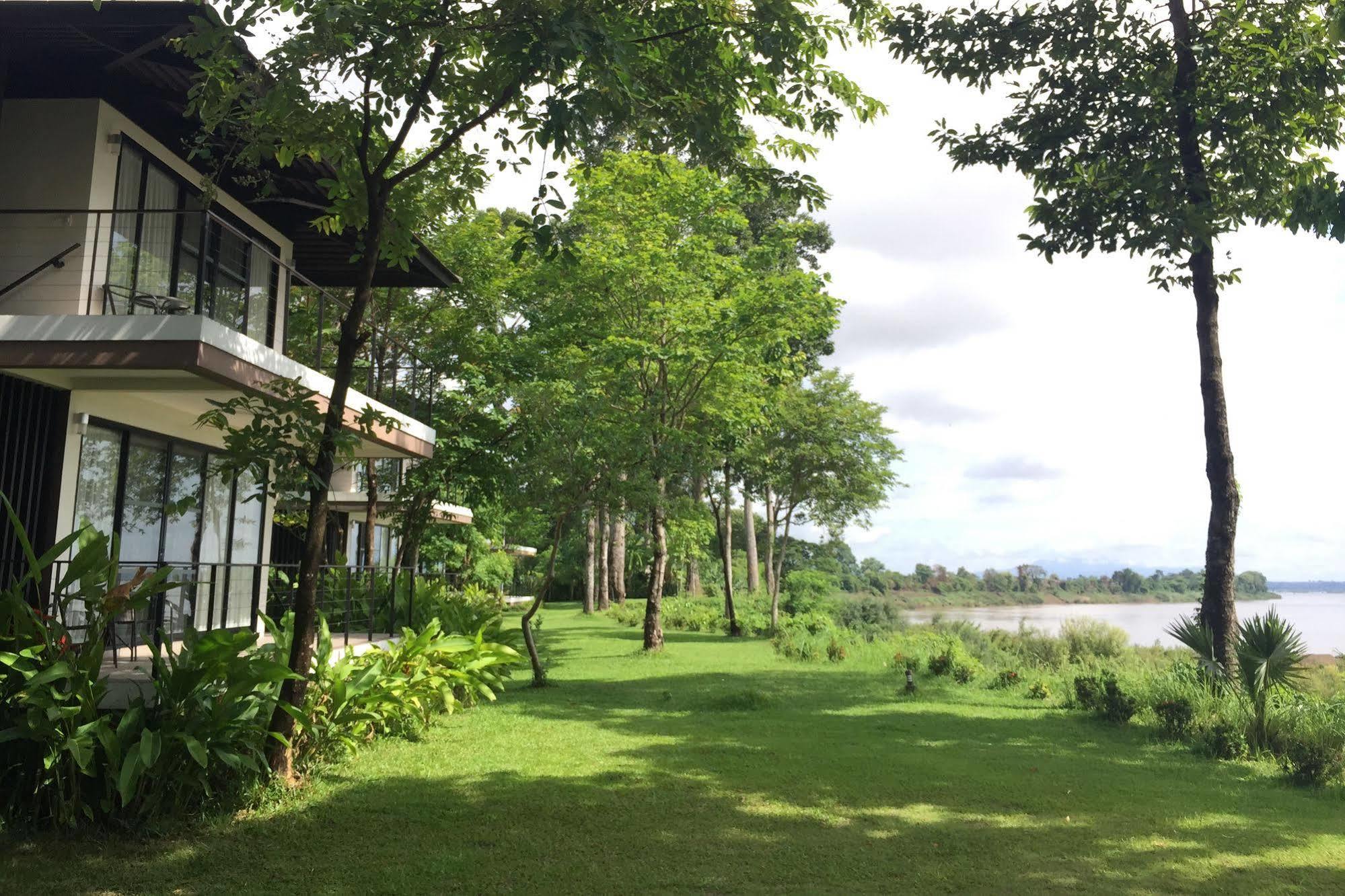 The River Resort Champasak Bagian luar foto